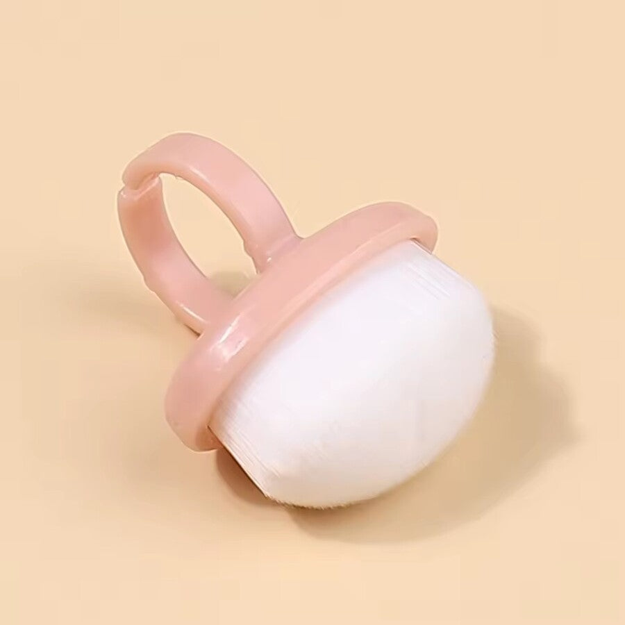 Mini Cepillo con Anillo para Limpieza Uñas