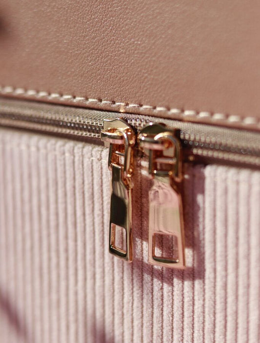 CB01 Maletin con Cierre Beige - Solo en Pink Pot Plant