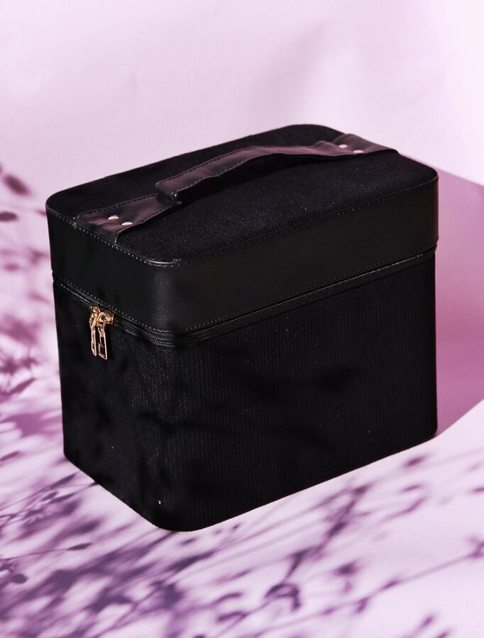 CB01 Maletin con Cierre Negro - Solo en Pink Pot Plant