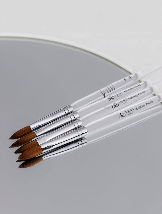 Pincel Kolinsky Crystal #8 - ISSI Supplies - Solo en Pink Pot Plant