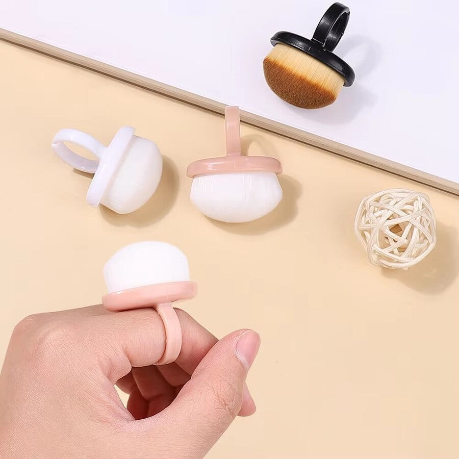 Mini Cepillo con Anillo para Limpieza Uñas