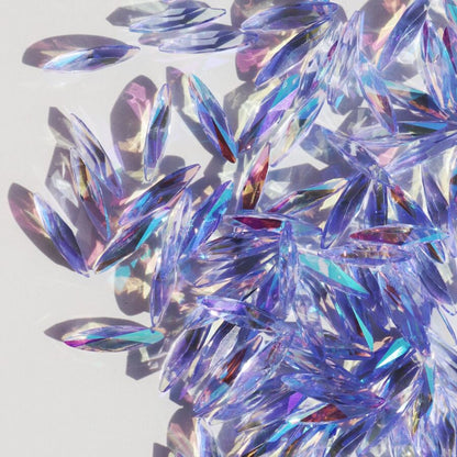 Strass tipo diamante alargado Violeta holografico X100 -  Solo en Pink Pot Plant 