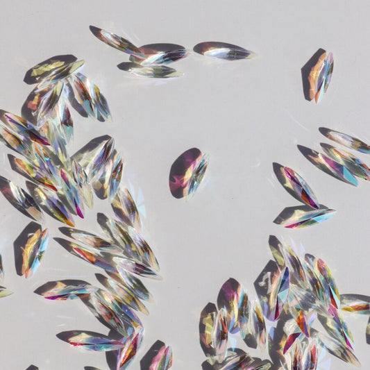 Strass tipo diamante alargado holografico X100 -  Solo en Pink Pot Plant 