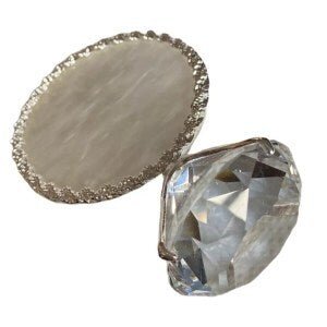 Diamante con Placa -  Solo en Pink Pot Plant 